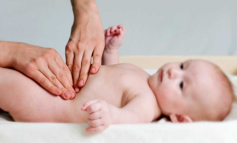 طرق علاج الامساك عند الرضع