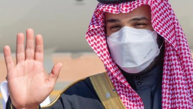صورة مميزات كمامة ولي العهد السعودي الثي أثارت انتباه الجميع بالقمة الخليجية
